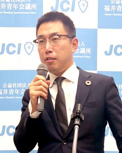 委員長　光照　良眞